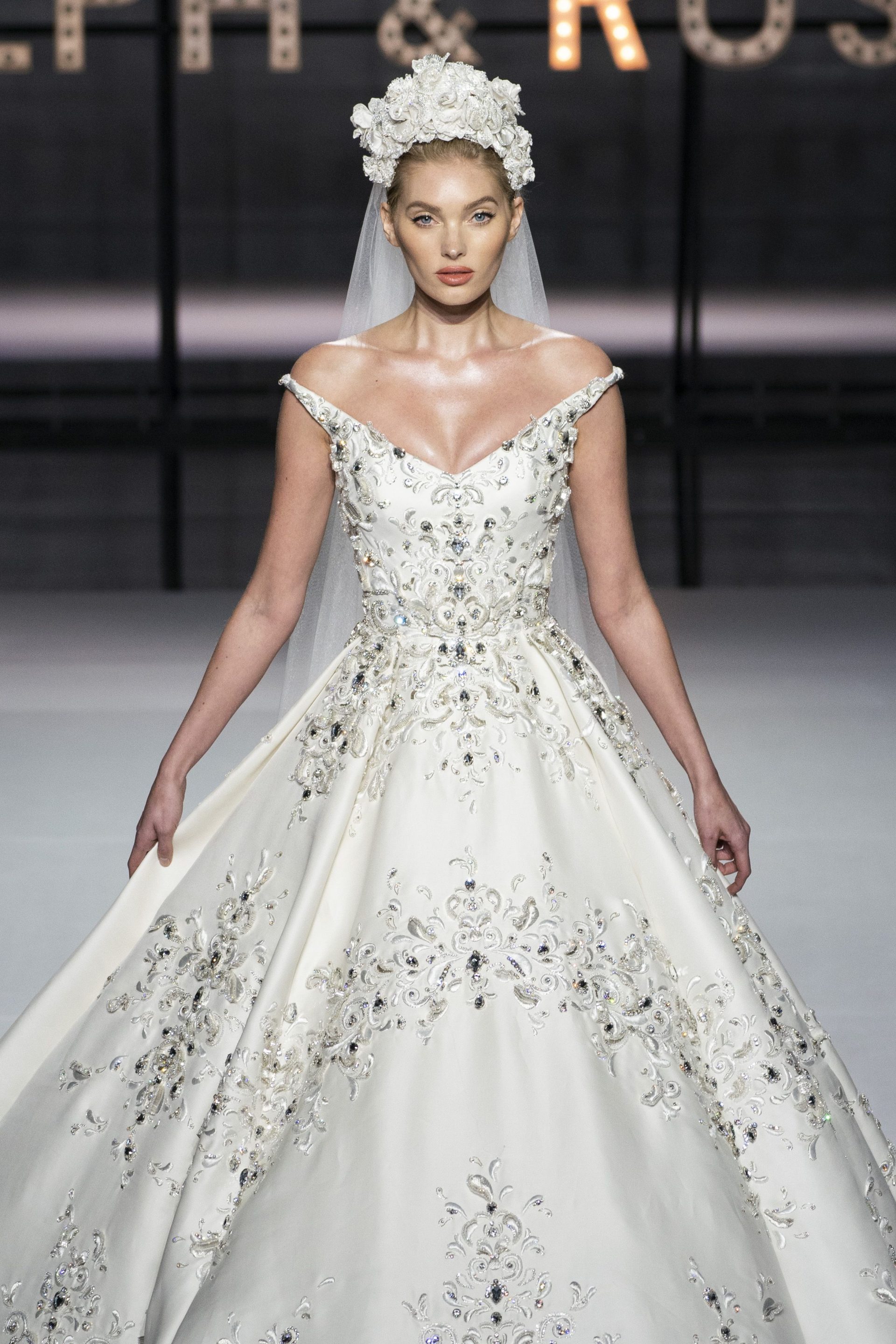 12 Best Haute Couture Wedding Dresses in 2024 - Royal Wedding