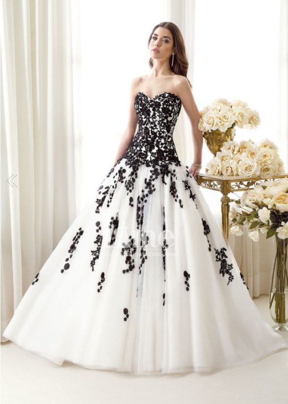 15 Best Black and White Wedding Dresses in 2022 - Royal Wedding