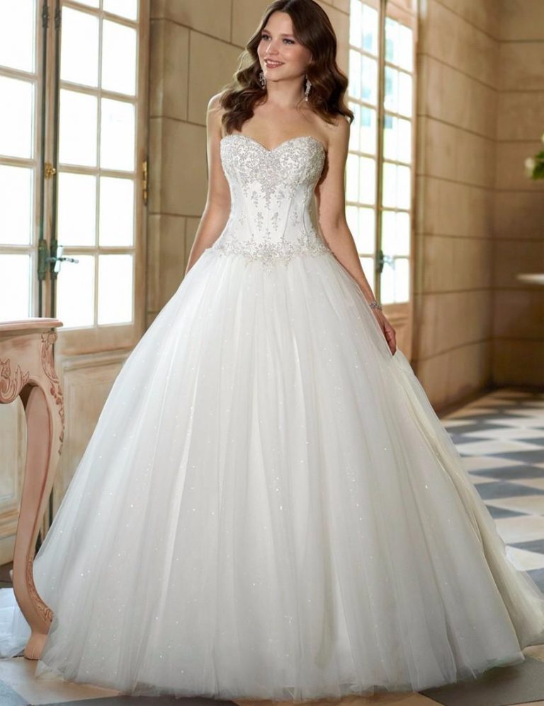 15 Best Corset Wedding Dresses for 2022 - Royal Wedding