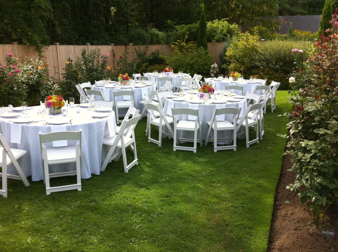 10 Tips on How to Buy Wholesale Suitable Tables and Chairs for Wedding