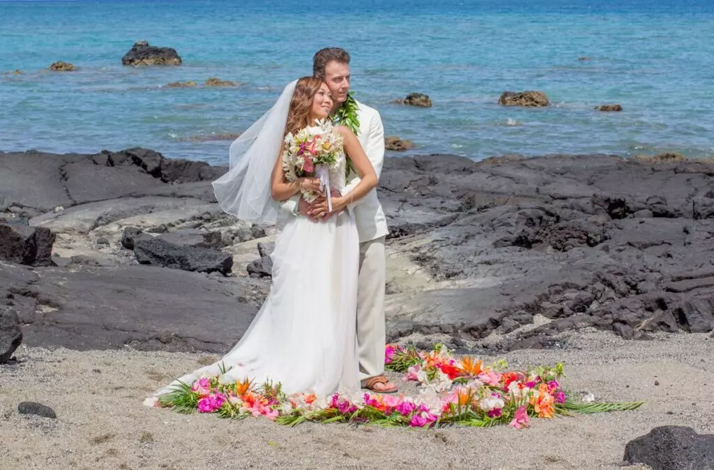 Hawaiian Wedding Fill Your Ceremony with Emotion