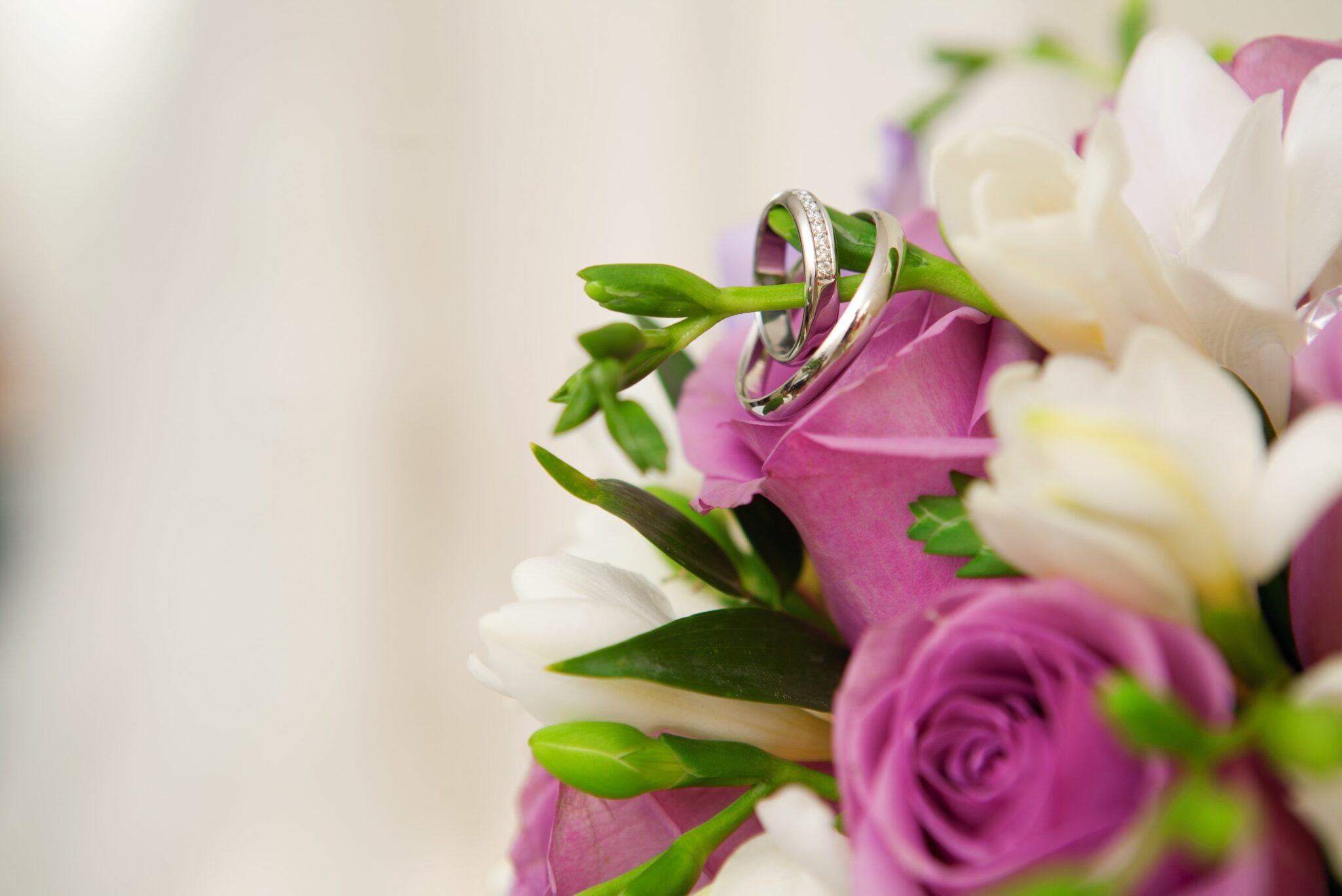 3 Most Popular Wedding Flowers Besides Roses Royal Wedding